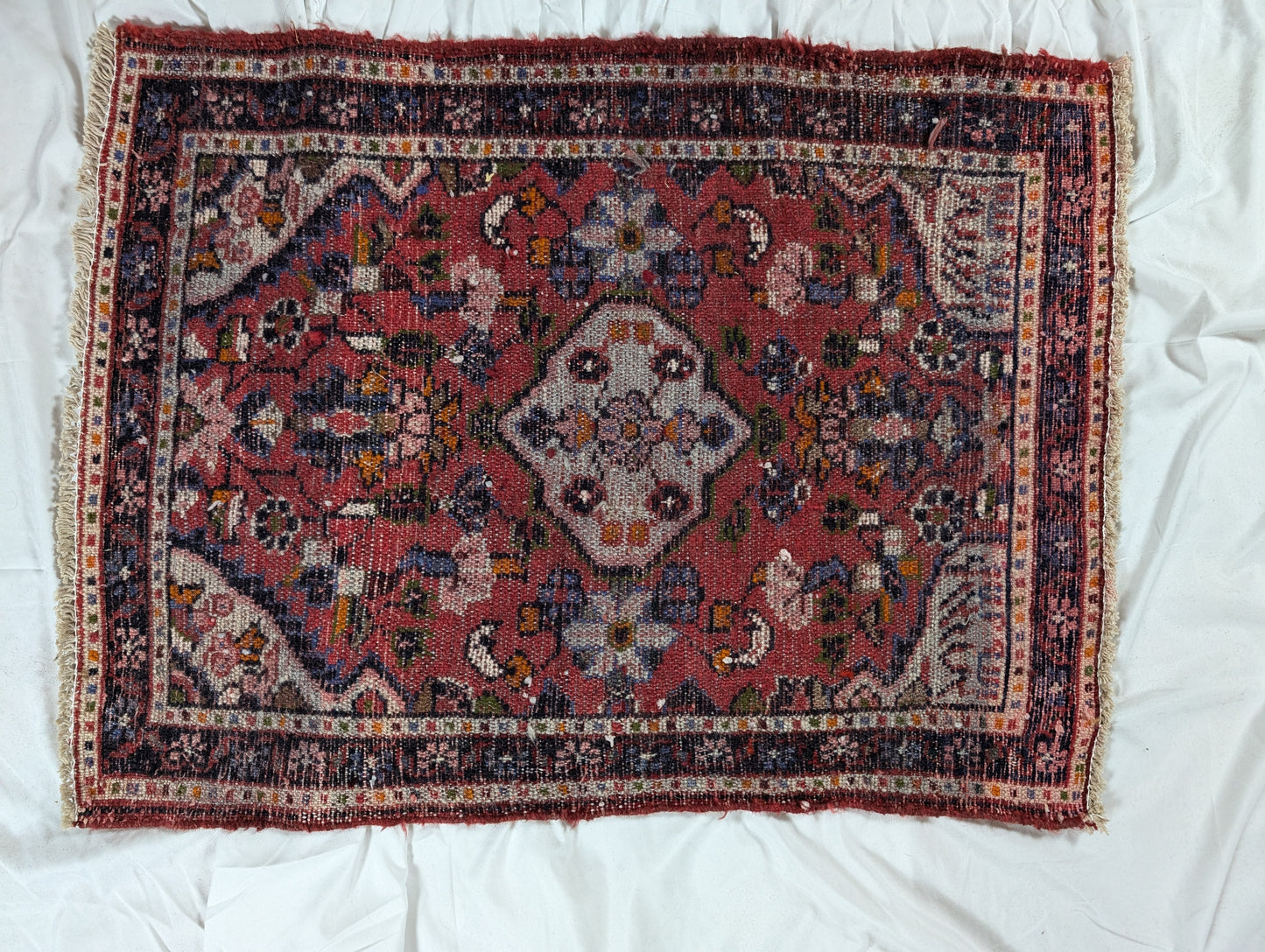 #008 2'8" x 2'0" Turkish Accent Rug